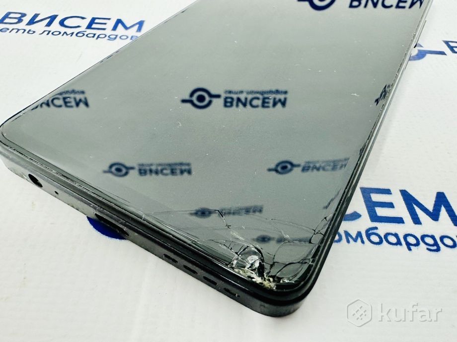 Телефон Infinix Hot 30 X6831 8GB/128GB (ТРЕЩИНЫ В УГЛУ)