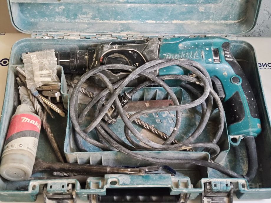Перфоратор Makita HR 2470 T