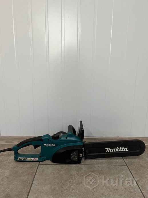 Электрическая пила Makita UC 3520 A 