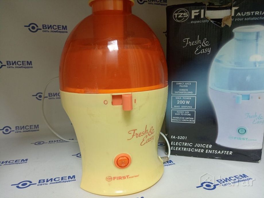 Соковыжималка First FA-5201