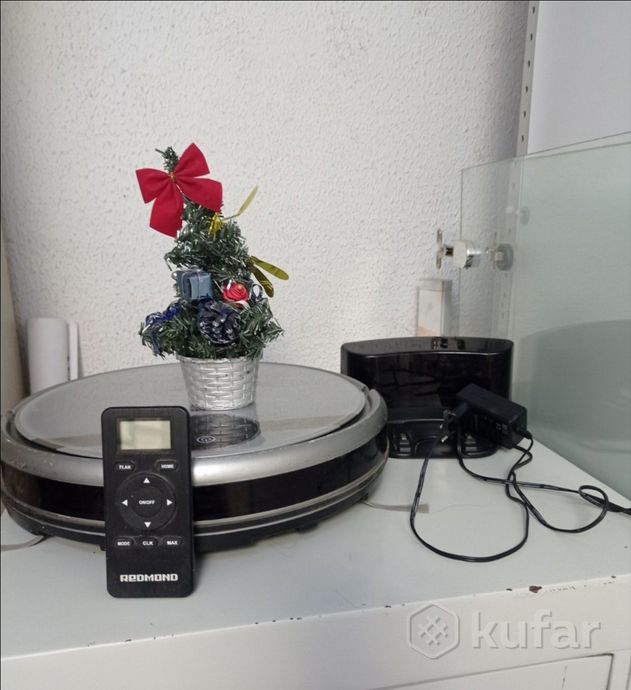 Робот-пылесос Redmond RV-R500