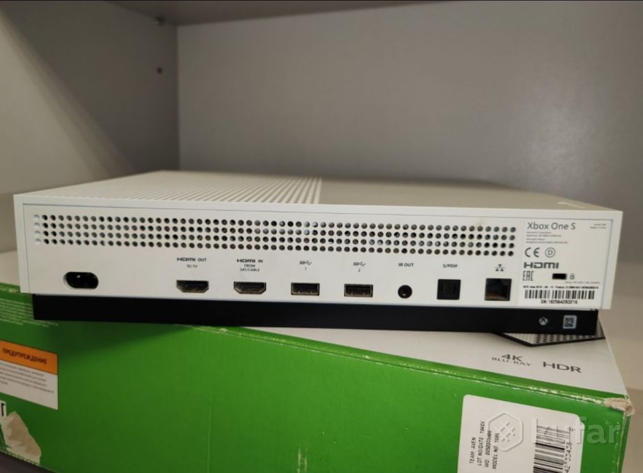 Игровая приставка Microsoft Xbox One X 1 Tb