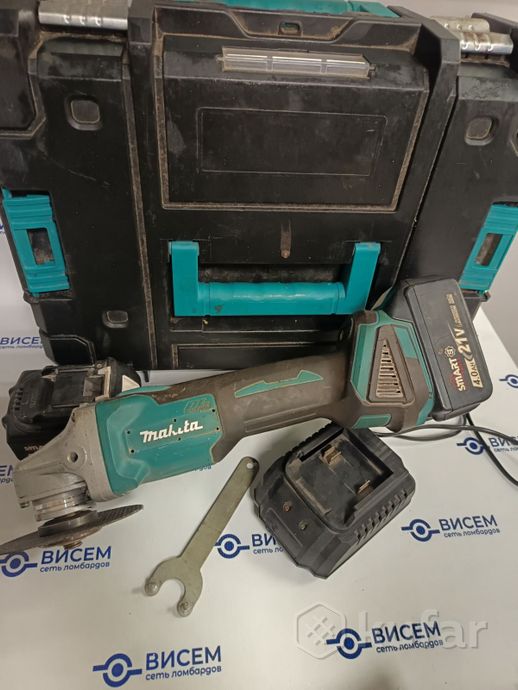 Угловая шлифмашина Makita 