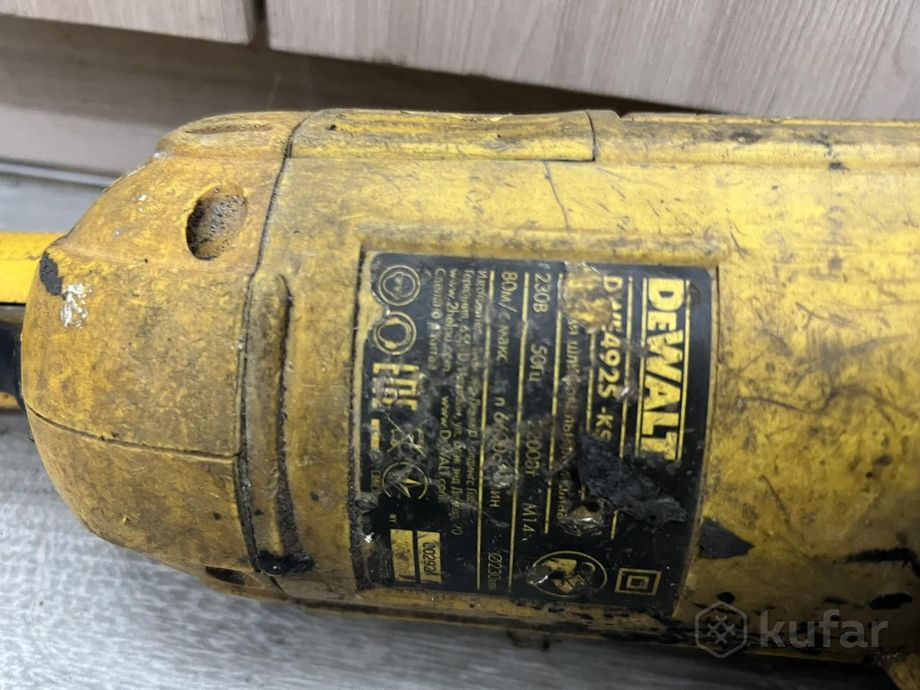 Угловая шлифмашина DeWalt DWE492